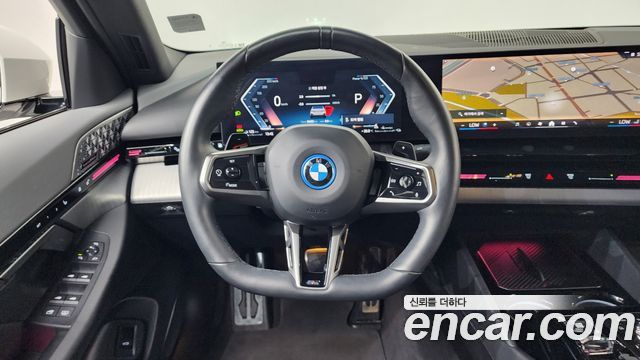 BMW 5 Series (G60) 530e M Sport 2024 — фото 17