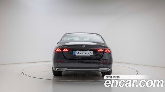 Mercedes-Benz E-Class (W214) E350e 4MATIC 2025 — фото 4