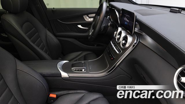 Mercedes-Benz GLC-Class (X253) GCL300 4MATIC Coupe 2023 — фото 9