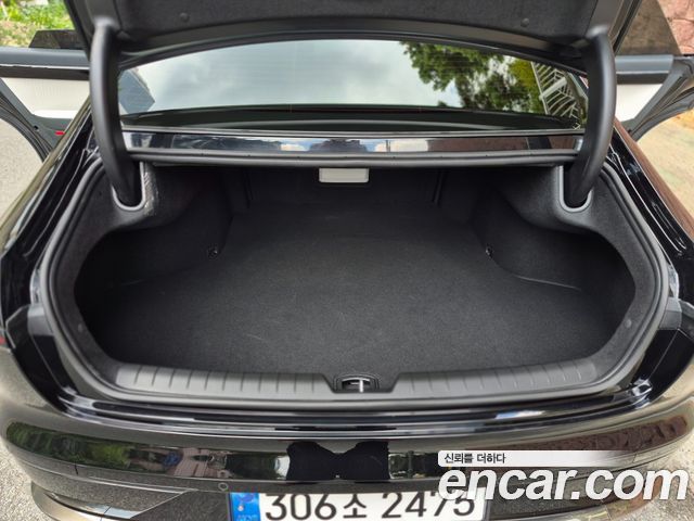 Hyundai Grandeur (GN7) 2,5 Gasoline 2WD Calligraphy 2025 — фото 23