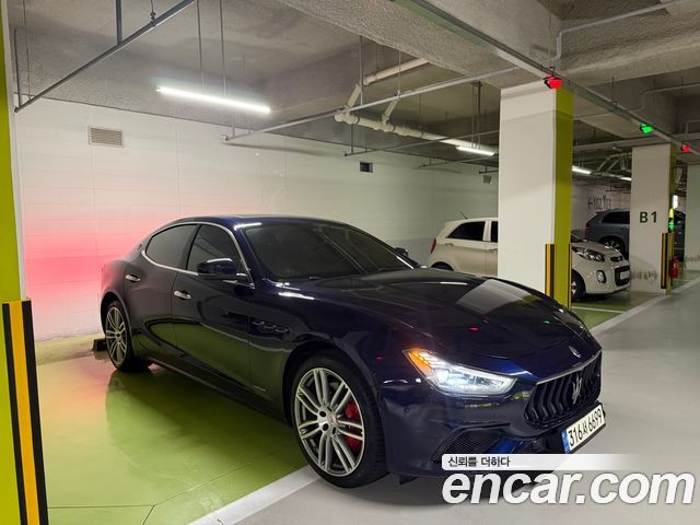Maserati Ghibli 3.0 GranSport 3rd 2018 — фото 6
