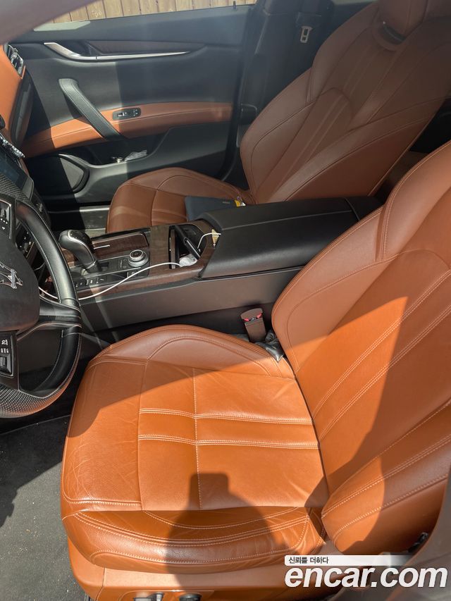 Maserati Ghibli 3.0 GranSport 3rd 2018 — фото 8