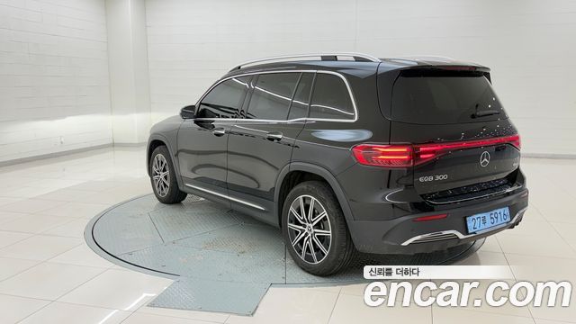Mercedes-Benz EQB (X243) EQB300 4MATIC AMG Line 2026 — фото 3