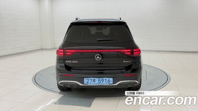 Mercedes-Benz EQB (X243) EQB300 4MATIC AMG Line 2026 — фото 4