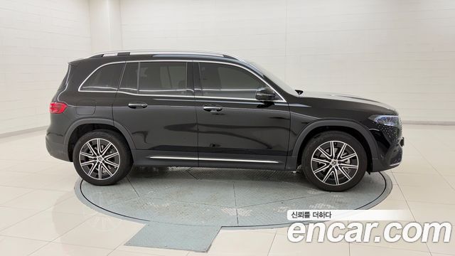 Mercedes-Benz EQB (X243) EQB300 4MATIC AMG Line 2026 — фото 6