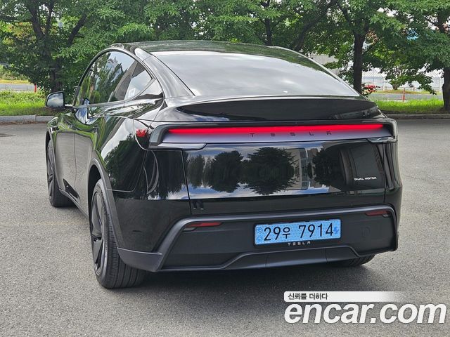 Tesla Model Y Long Range AWD 2025 — фото 6