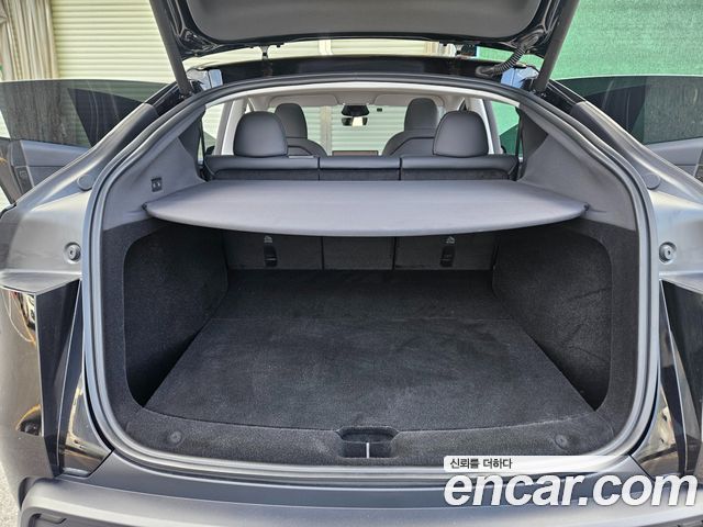Tesla Model Y Long Range AWD 2025 — фото 16
