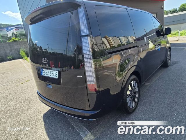 Hyundai Staria 4WD Lounge 9-Seater Inspiration 2023 — фото 10