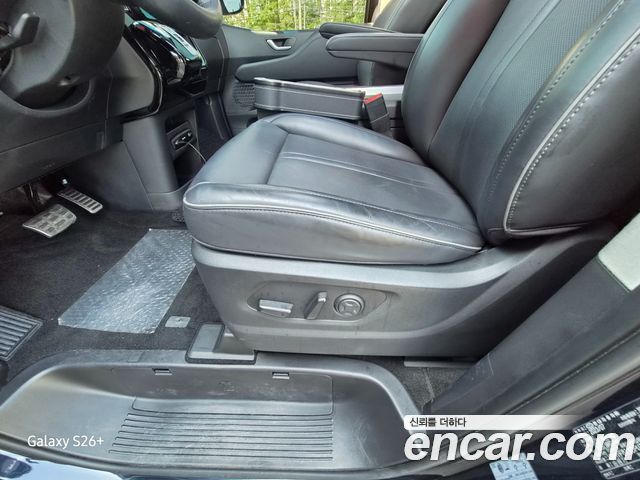 Hyundai Staria 4WD Lounge 9-Seater Inspiration 2023 — фото 17