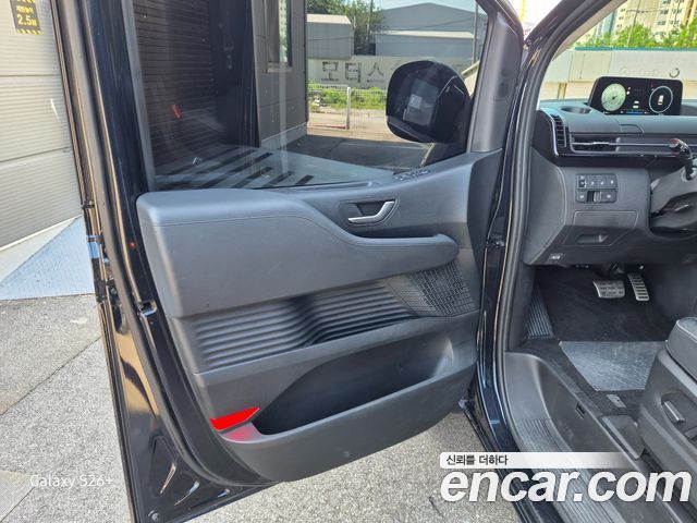 Hyundai Staria 4WD Lounge 9-Seater Inspiration 2023 — фото 20