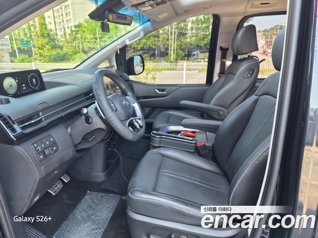 Hyundai Staria 4WD Lounge 9-Seater Inspiration 2023 — фото 21