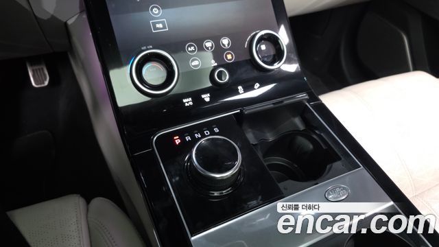 Land Rover Range Rover Velar 3.0 D300 R-Dynamic HSE 2019 — фото 9