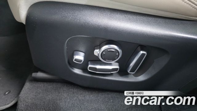 Land Rover Range Rover Velar 3.0 D300 R-Dynamic HSE 2019 — фото 38