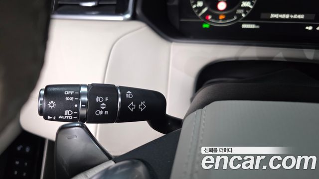 Land Rover Range Rover Velar 3.0 D300 R-Dynamic HSE 2019 — фото 41