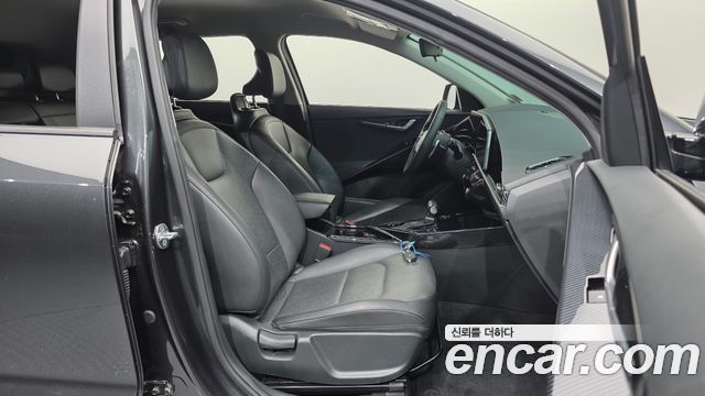 Kia Niro Prestige 2022 — фото 10