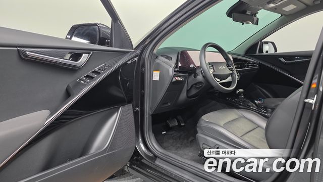 Kia Niro Prestige 2022 — фото 11