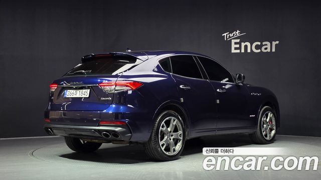 Maserati Levante 3.0 AWD 2019 — фото 2