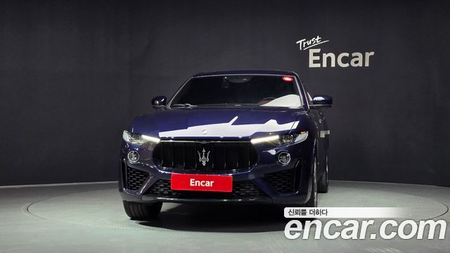 Maserati Levante 3.0 AWD 2019 — фото 3