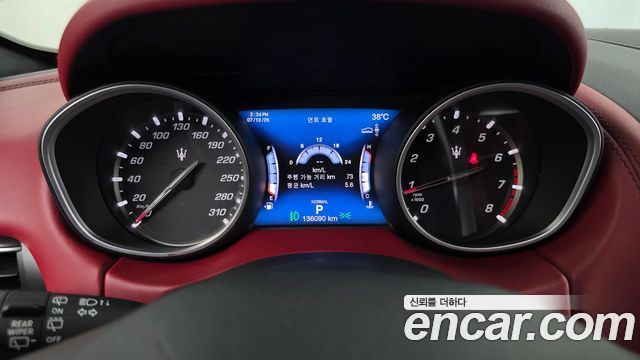 Maserati Levante 3.0 AWD 2019 — фото 8