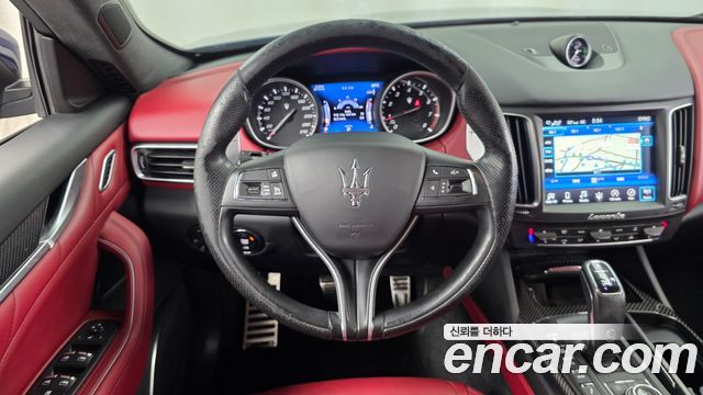 Maserati Levante 3.0 AWD 2019 — фото 13