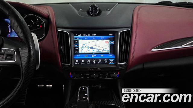 Maserati Levante 3.0 AWD 2019 — фото 14