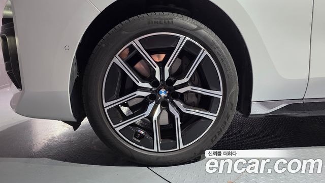 BMW 7 Series (G70) 740i sDrive M Sport 2023 — фото 5