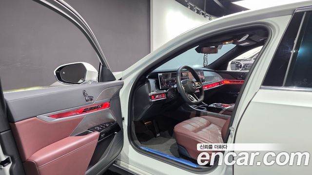 BMW 7 Series (G70) 740i sDrive M Sport 2023 — фото 10