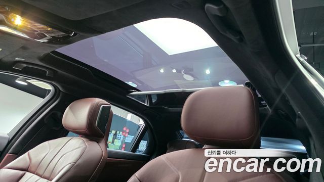 BMW 7 Series (G70) 740i sDrive M Sport 2023 — фото 24
