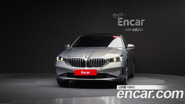 BMW 5 Series (G60) 520i 2025 — фото 3