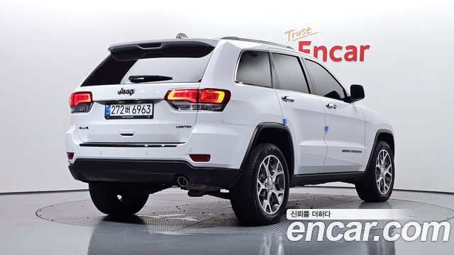 Jeep Grand Cherokee 3.6 Limited WK2 2021 — фото 2
