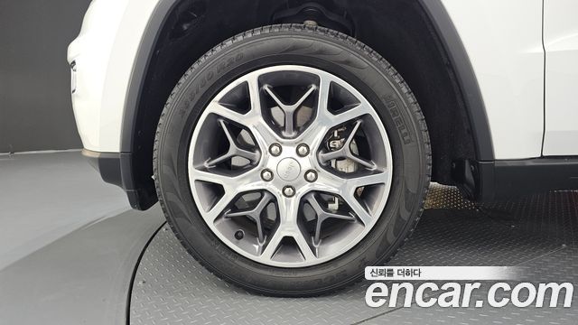 Jeep Grand Cherokee 3.6 Limited WK2 2021 — фото 5