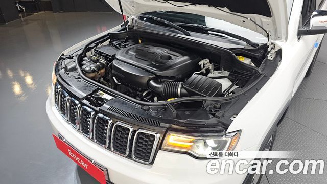 Jeep Grand Cherokee 3.6 Limited WK2 2021 — фото 6