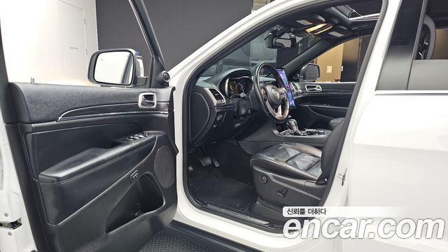 Jeep Grand Cherokee 3.6 Limited WK2 2021 — фото 10