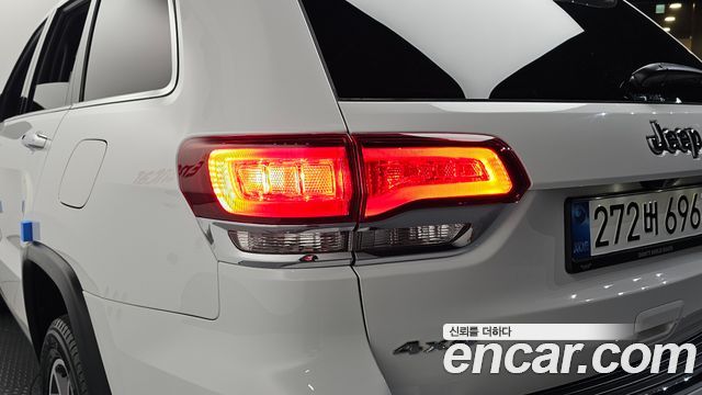 Jeep Grand Cherokee 3.6 Limited WK2 2021 — фото 23