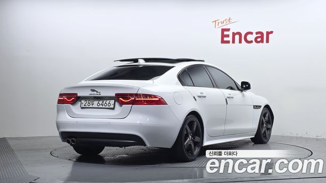 Jaguar XE 20d R-Sport 2017 — фото 2