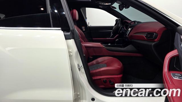 Maserati Levante 3.0 Diesel AWD GranLusso 2018 — фото 10