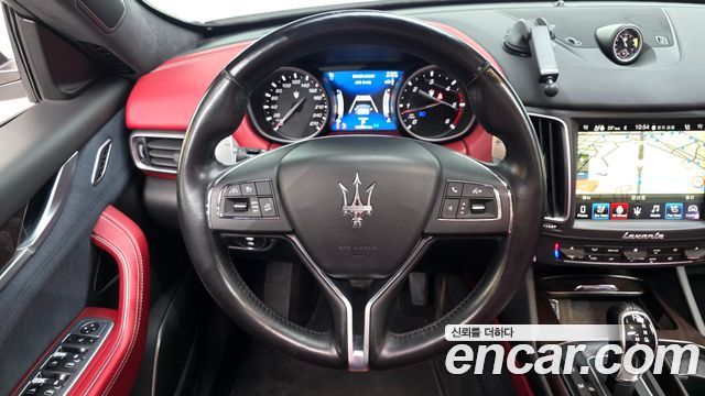 Maserati Levante 3.0 Diesel AWD GranLusso 2018 — фото 17