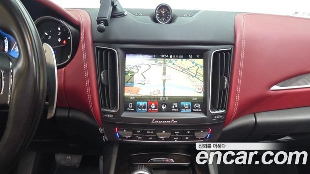 Maserati Levante 3.0 Diesel AWD GranLusso 2018 — фото 18