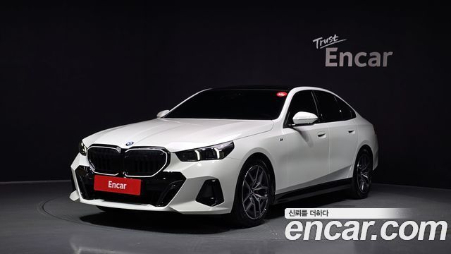 BMW 5 Series (G60) 520i Special Edition 2025 — фото 1