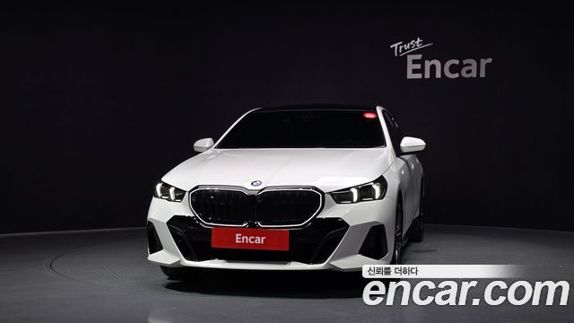 BMW 5 Series (G60) 520i Special Edition 2025 — фото 3