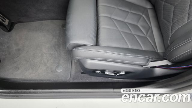 BMW 5 Series (G60) 520i Special Edition 2025 — фото 31