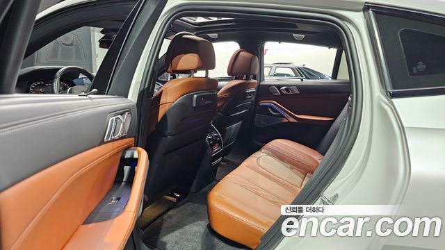 BMW X6 (G06) M50i 2023 — фото 15