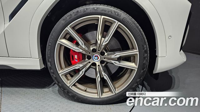 BMW X6 (G06) M50i 2023 — фото 27