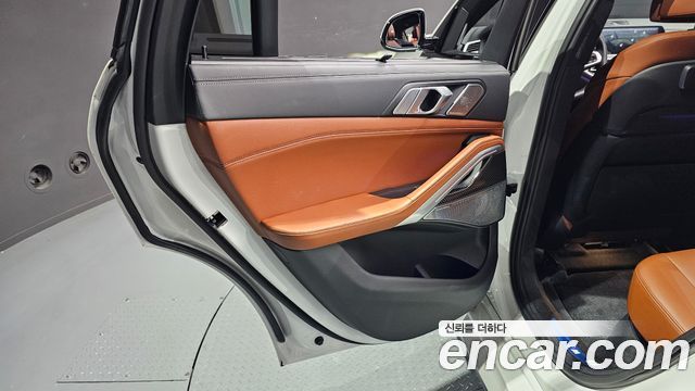 BMW X6 (G06) M50i 2023 — фото 31