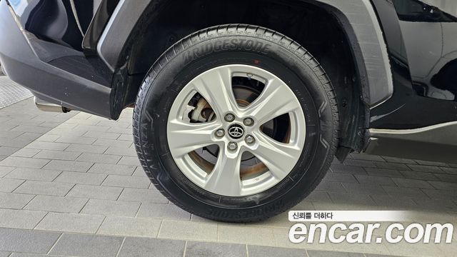 Toyota RAV4 (V) 2.5 2WD 2019 — фото 5