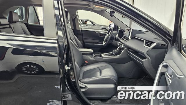 Toyota RAV4 (V) 2.5 2WD 2019 — фото 15