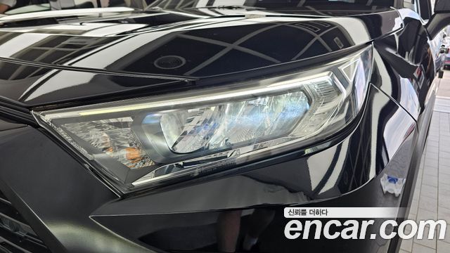 Toyota RAV4 (V) 2.5 2WD 2019 — фото 28