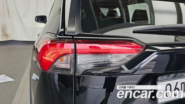 Toyota RAV4 (V) 2.5 2WD 2019 — фото 29