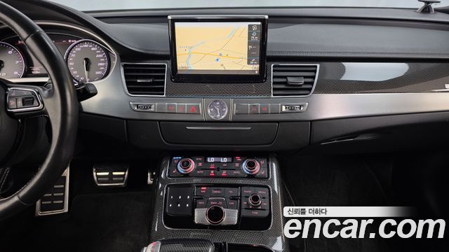 Audi S8 4.0 TFSI quattro D4 2014 — фото 18