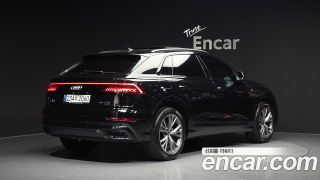 Audi Q8 (4M) 55 TFSI Quattro Premium 2022 — фото 2